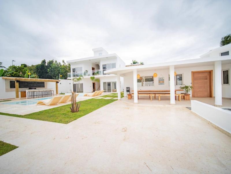 Green Palace - 7br Luxury Villa in Sosua 3mins from strip plus 24hr security - image 16