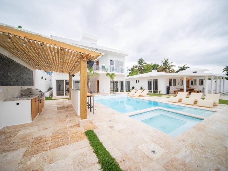 Green Palace - 7br Luxury Villa in Sosua 3mins from strip plus 24hr security - image 41