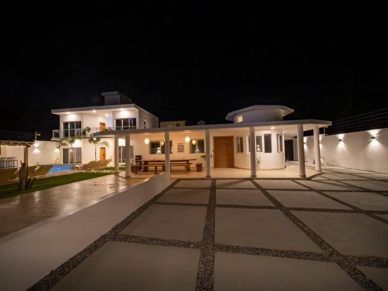 Green Palace - 7br Luxury Villa in Sosua 3mins from strip plus 24hr security - image 23