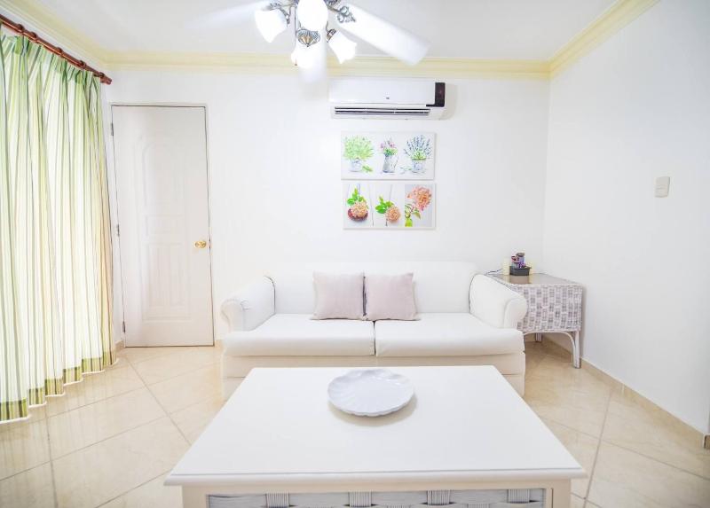 Garden Condos Apt 30 - Lovely 1br Condo W Pool - image 7