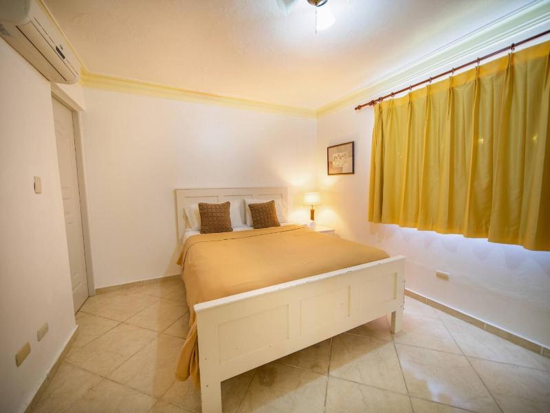 Garden Condos Apt 30 - Lovely 1br Condo W Pool - image 6
