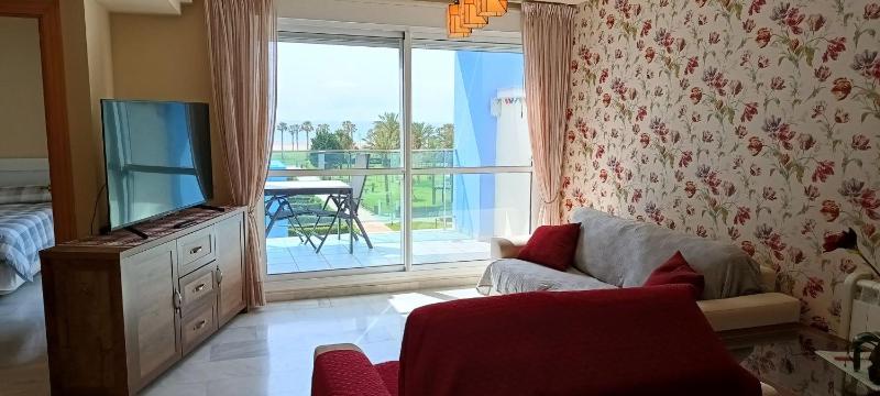 Beautiful 2 bedroom penthouse - image 35