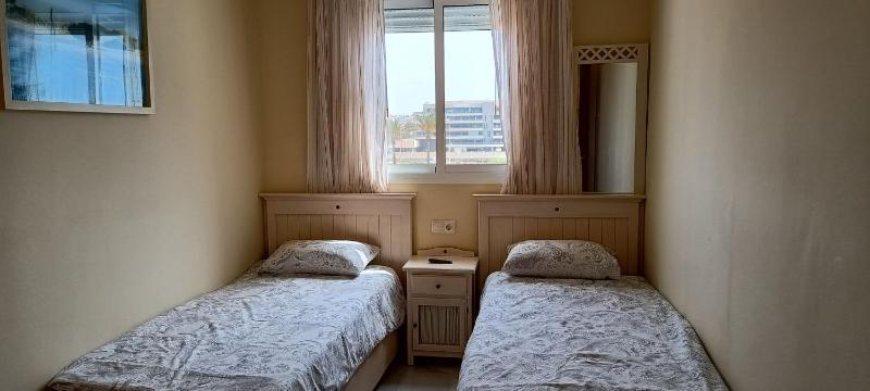 Beautiful 2 bedroom penthouse - image 27