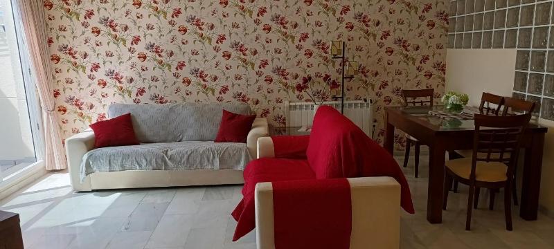 Beautiful 2 bedroom penthouse - image 14