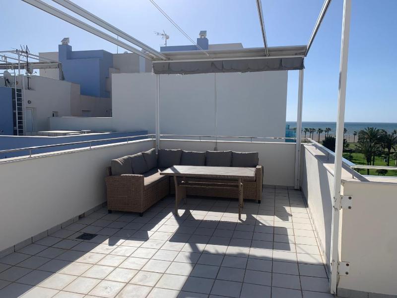 Beautiful 2 bedroom penthouse - image 11