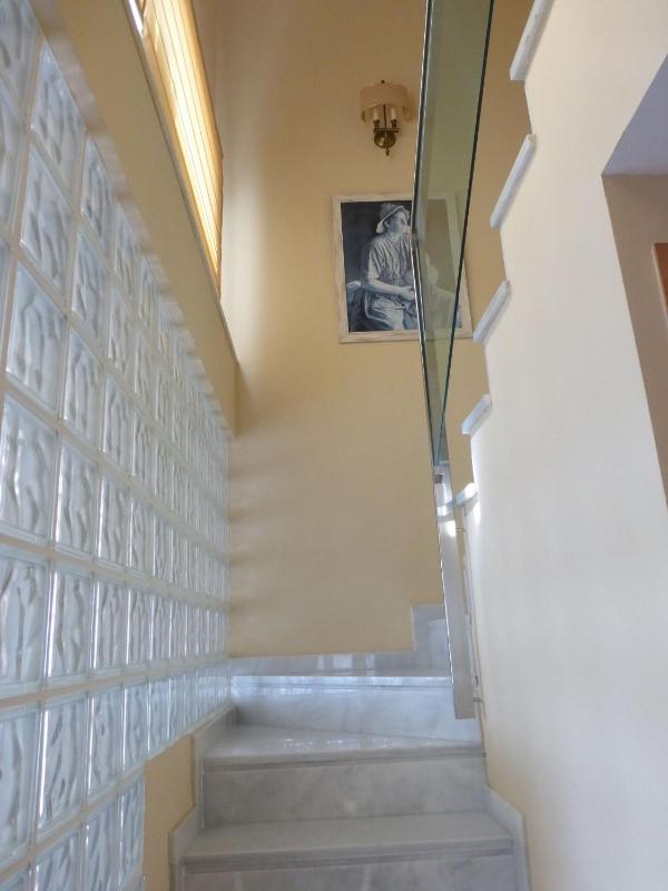 Beautiful 2 bedroom penthouse - image 16