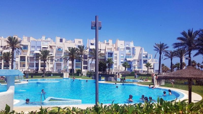 Beautiful 2 bedroom penthouse - image 23
