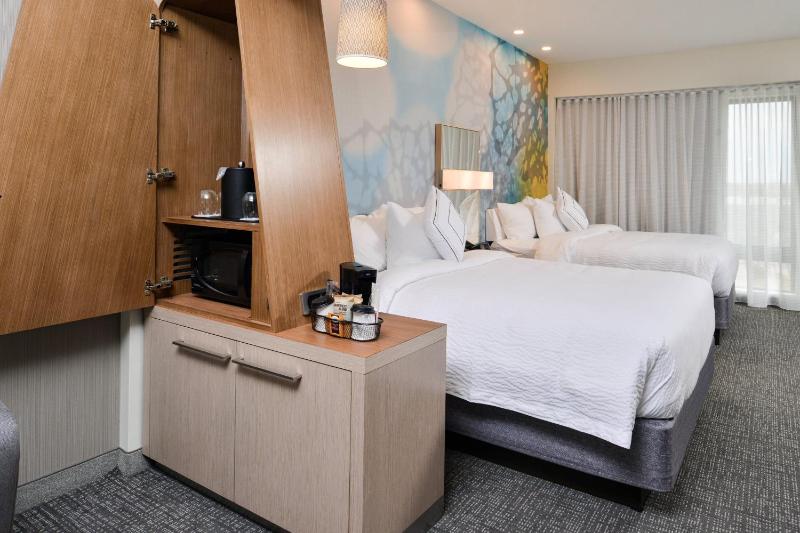 Executive Suite, 2 Queen, Sofa bed (Mobility & Hearing Accessible w/ Roll-in Shower) image 4
