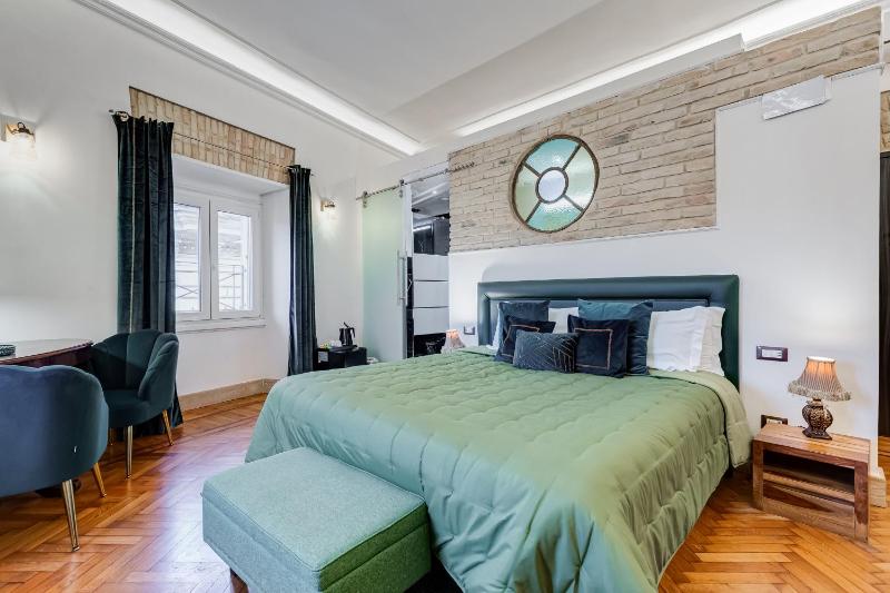Superior Double or Twin Room with Panoramic View image 2