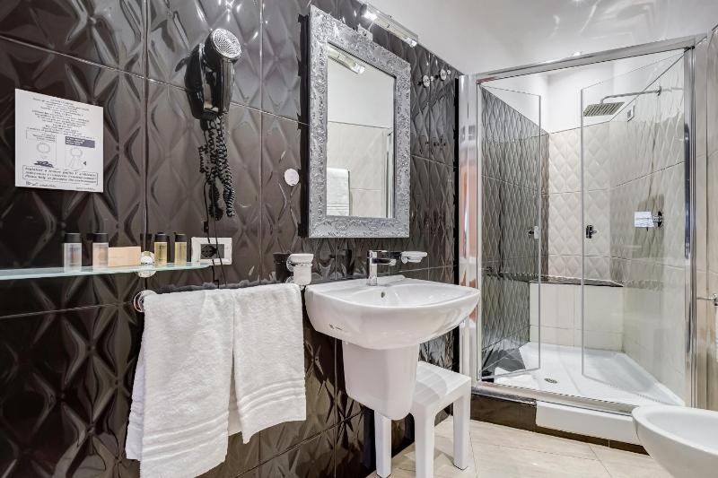 Standard  Double or Twin Room image 2