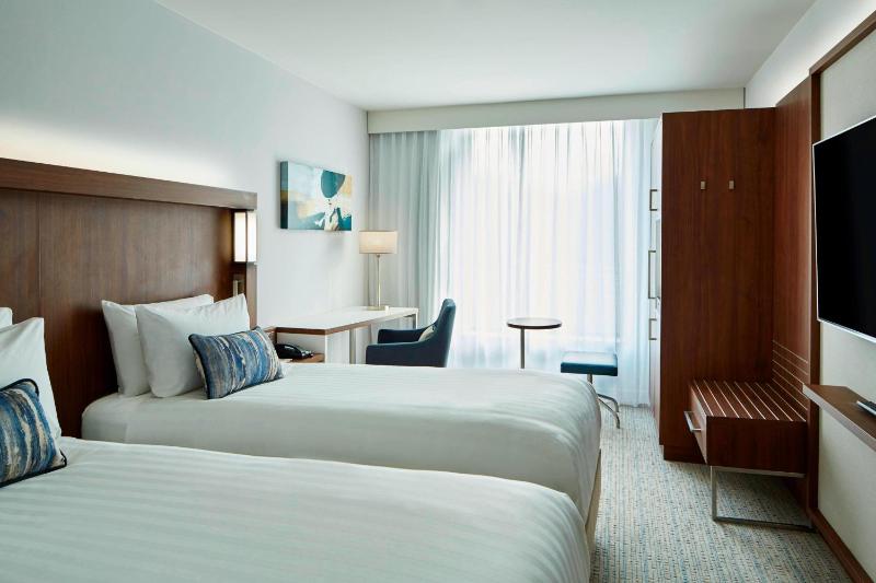 Twin Room image 3