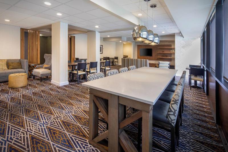 Courtyard by Marriott Austin-University Area - image 5