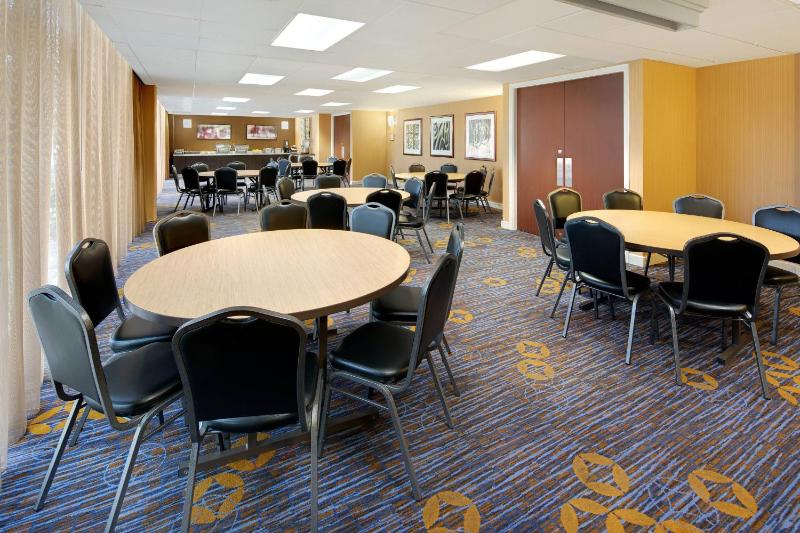 Courtyard by Marriott Austin-University Area - image 8