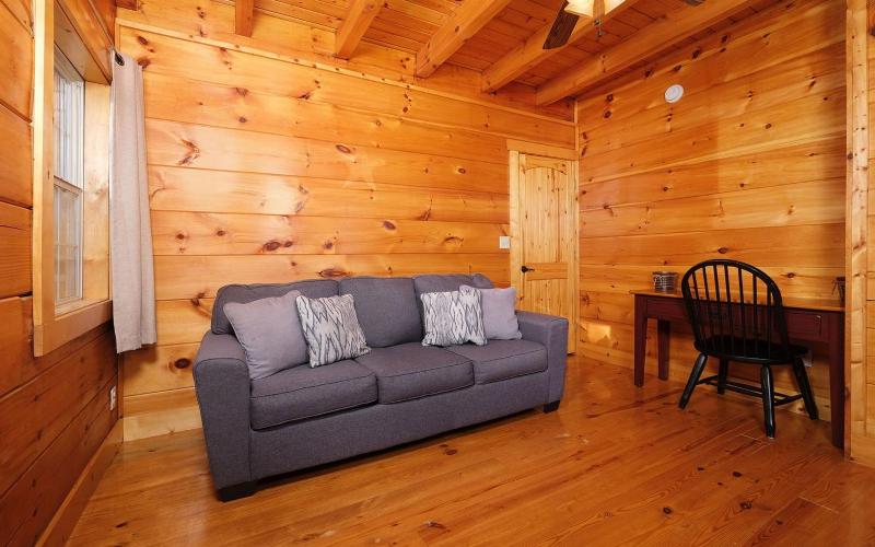 Smoky Mountain Lake Retreat - image 11