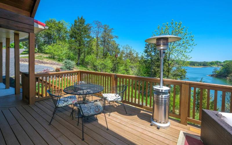 Smoky Mountain Lake Retreat - image 17