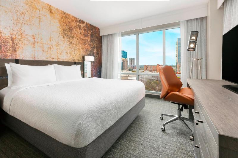 Courtyard by Marriott Austin Downtown/Convention Center - image 14