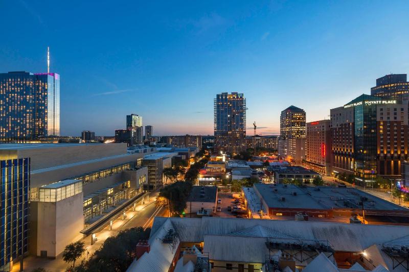 Courtyard by Marriott Austin Downtown/Convention Center - image 43