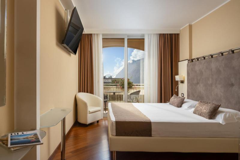 Double or Twin Room with View image 1
