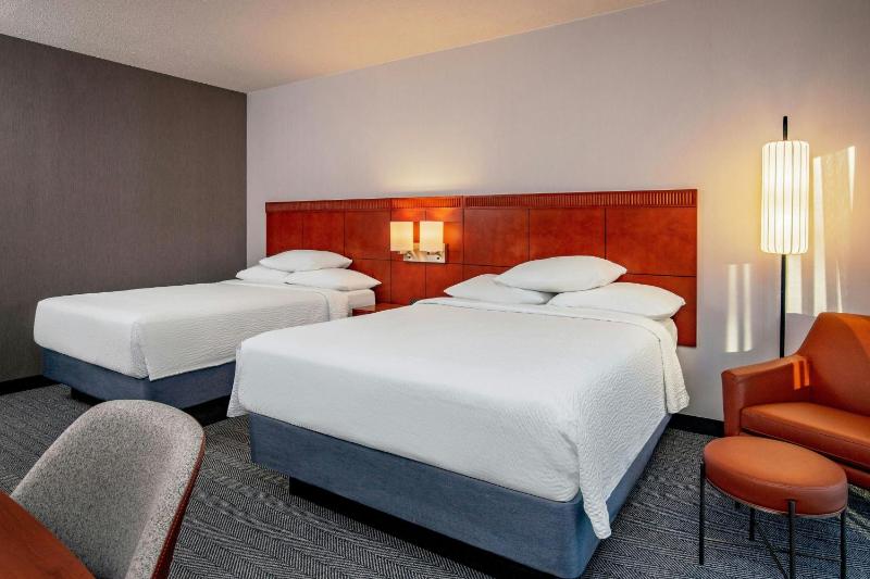 Queen Room with Two Queen Beds image 1