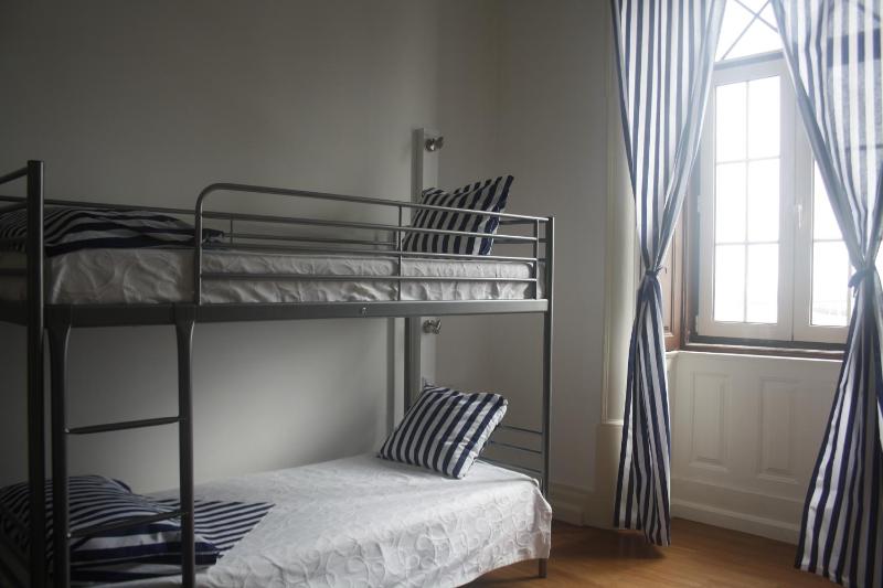4-Bed Mixed Dormitory Room image 2
