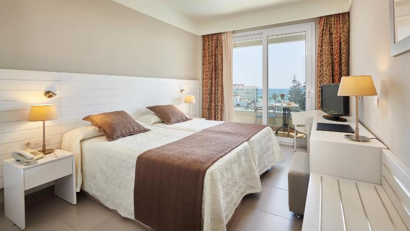 Double or Twin Room with Pool View image 4