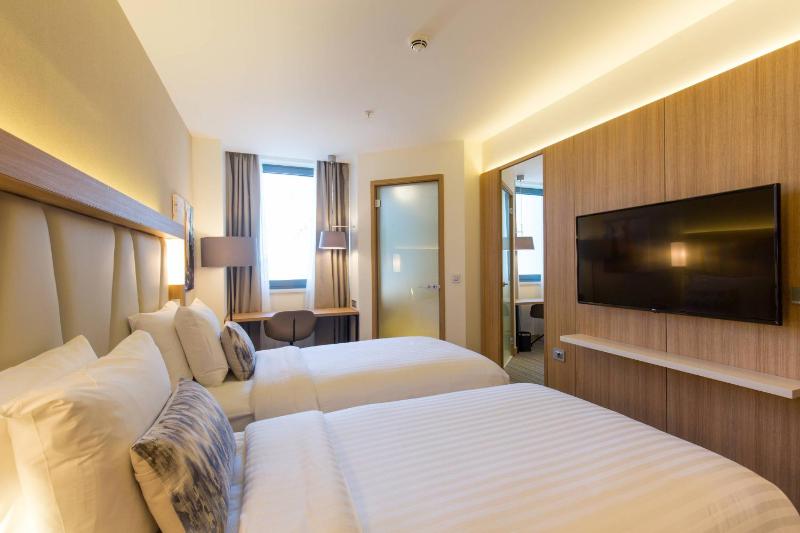 Standard, Guest room, 2 Twin/Single Bed(s), City view image 3