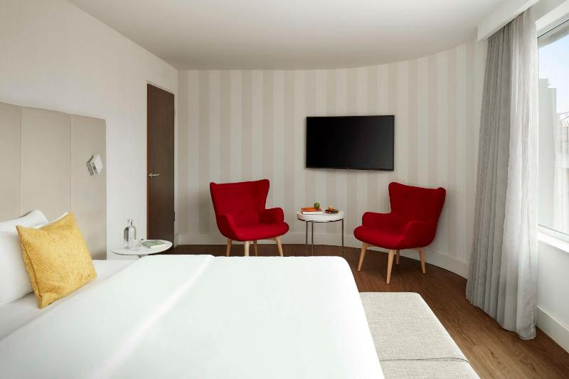 Suite image 3