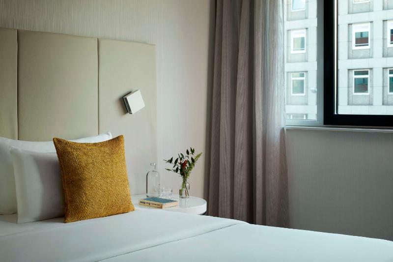 Standard Single Room image 3