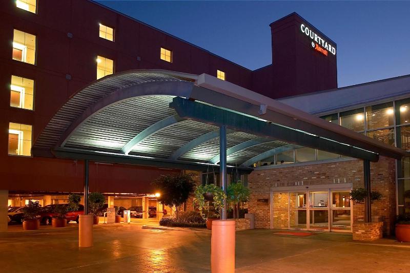 Courtyard by Marriott New Orleans Warehouse Arts District - image 9