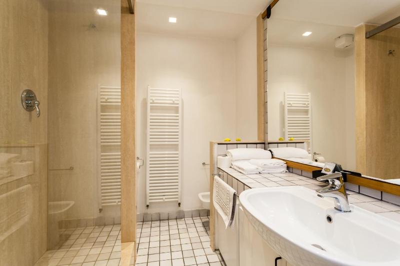 Standard Apartment image 3