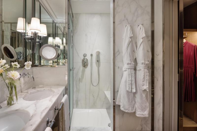 Deluxe Studio image 3