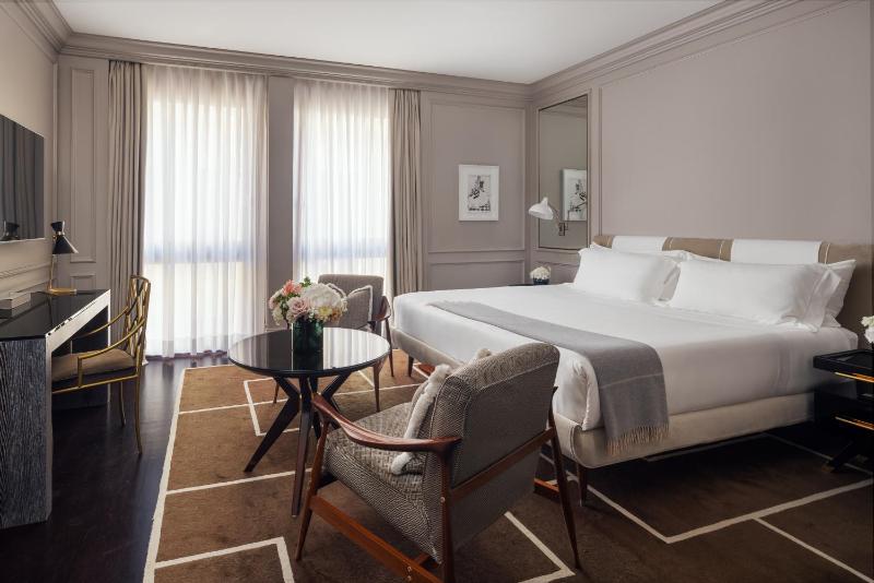 Deluxe Studio image 1