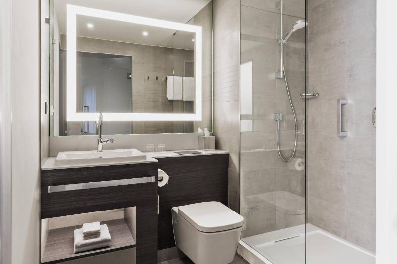 Superior King Room image 2