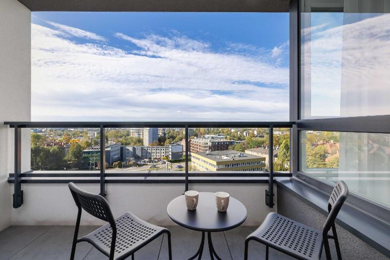 Apartamenty Urban Sunset w Katowicach blisko Spodka i parku z Parkingiem Klimatyzacją i Balkonem by Noclegi Renters - image 38