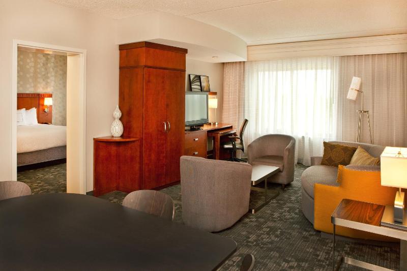 King Suite with Sofa Bed image 2