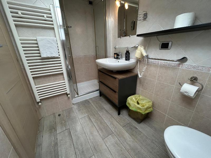 Superior Triple Room image 2