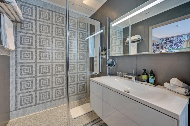 Superior Double Room image 3