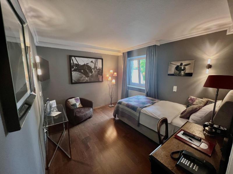 Single Room image 2