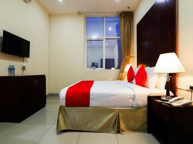 Double Suite with Living Room image 1