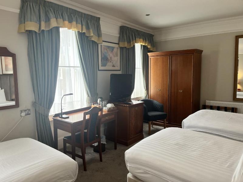 Triple Room image 3