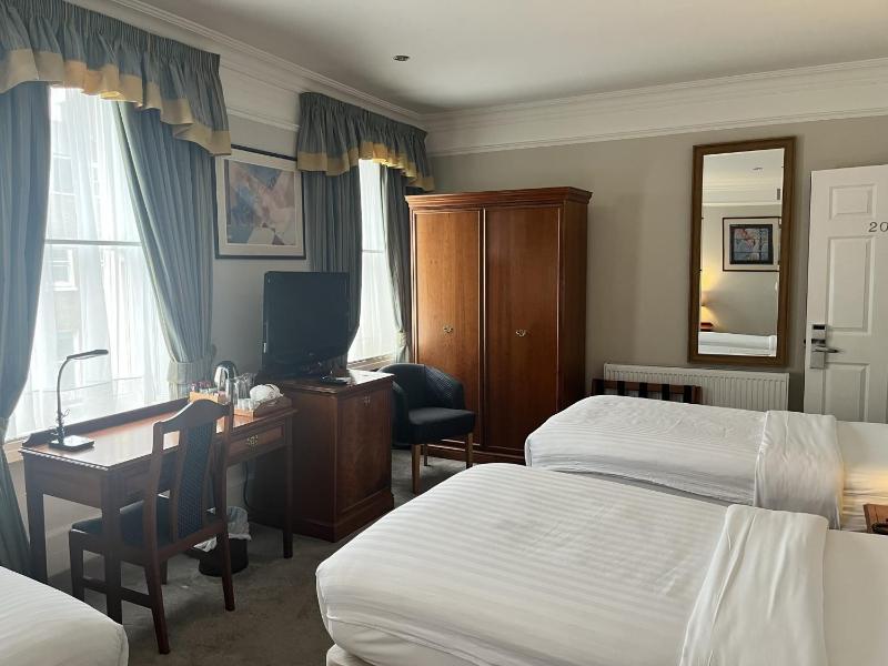 Triple Room image 2