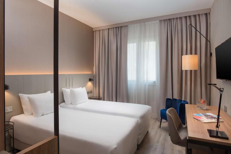 Standard Double Room image 1