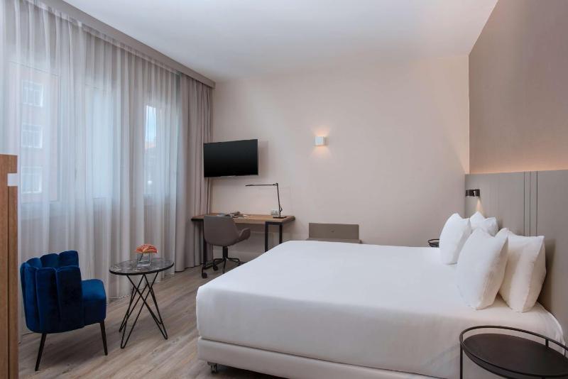 Superior Room with View image 4