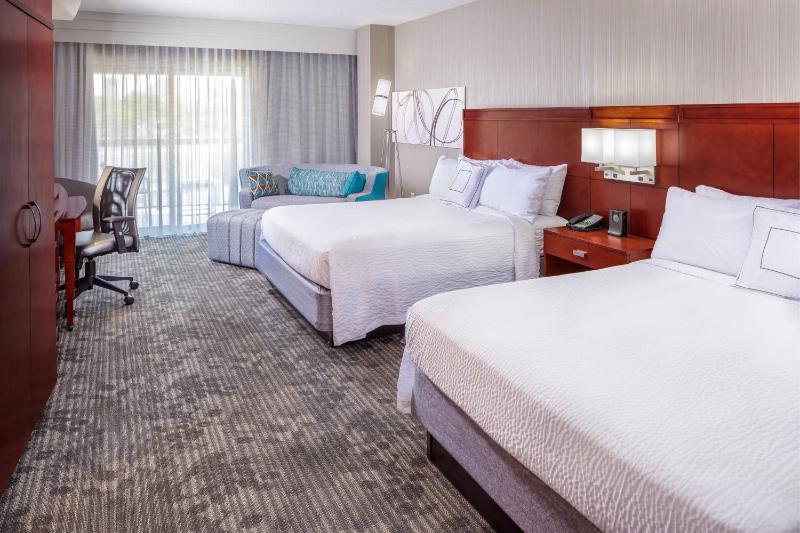 Deluxe Queen Room with Two Queen Beds image 1