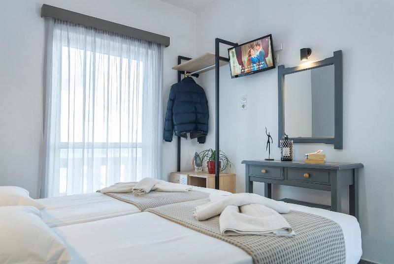 First Floor Apartment with Sea View image 1