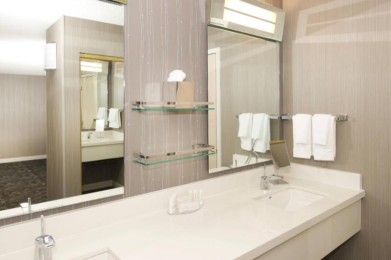 King Suite image 2