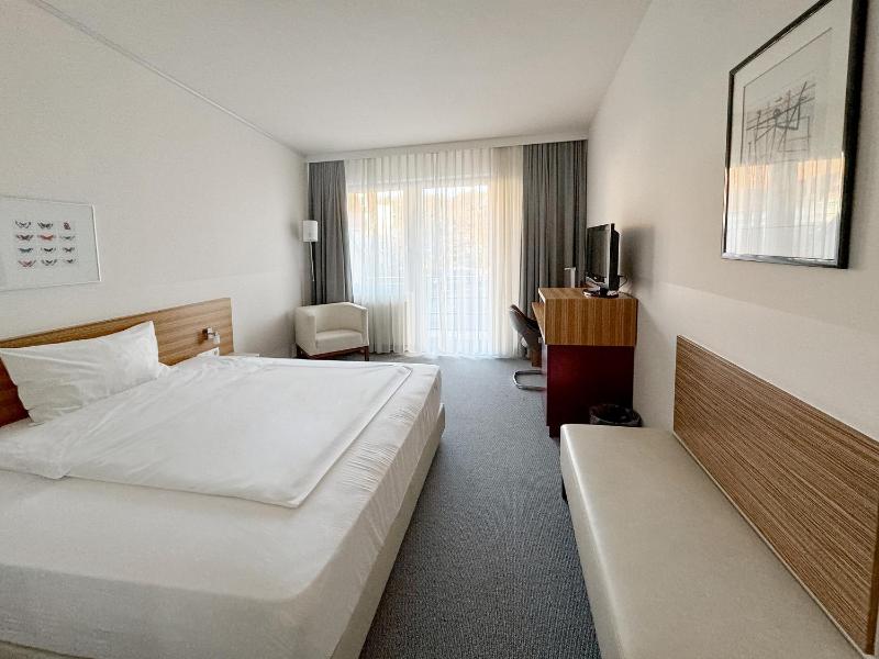 Standard Double Room image 4