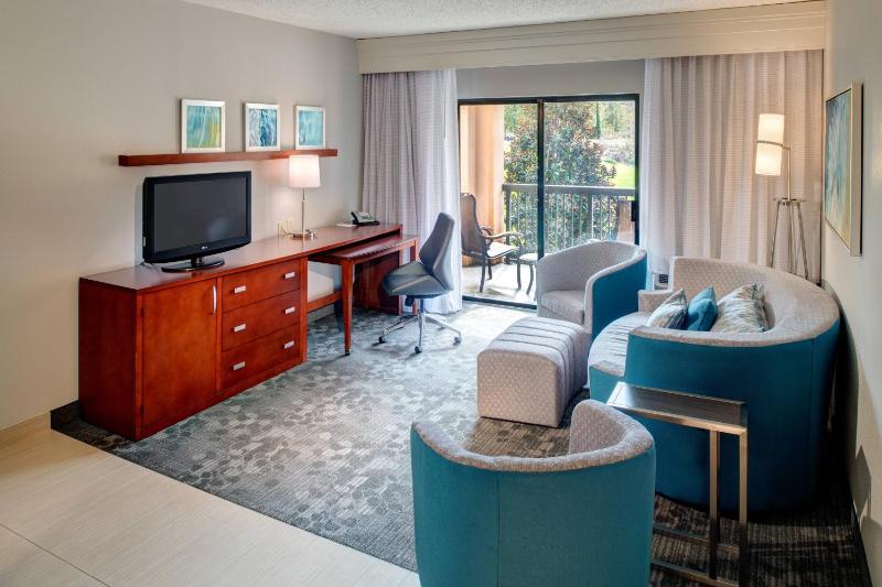 One-Bedroom King Suite image 2