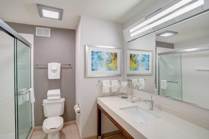 King Room with Balcony image 4
