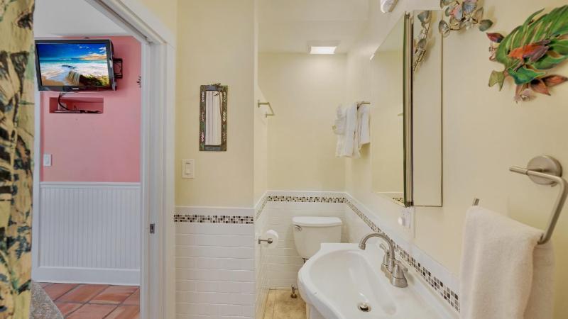 Americana Tropicale by Last Key Realty - image 4